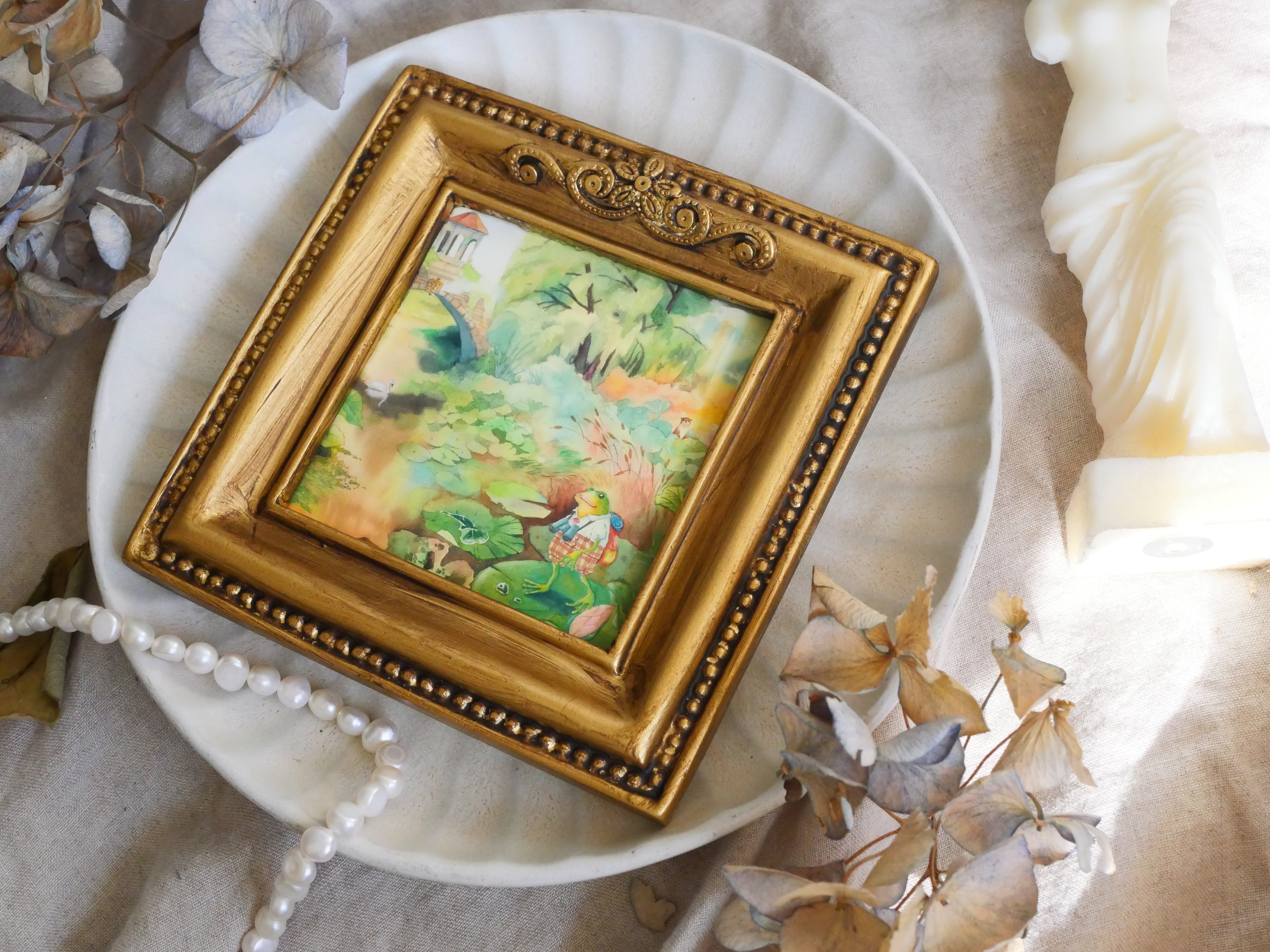 Froggy | Mini Vintage-Style Framed Art Print