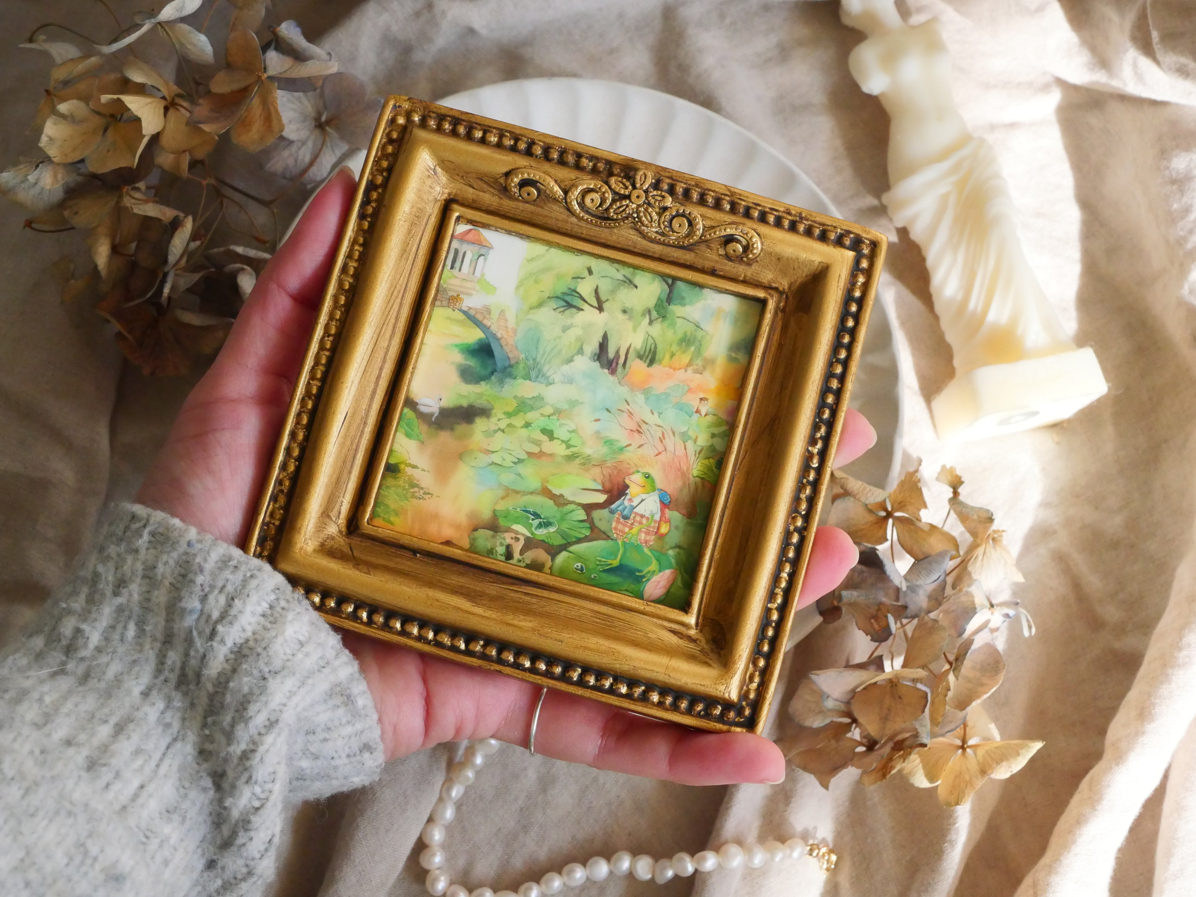 Froggy | Mini Vintage-Style Framed Art Print