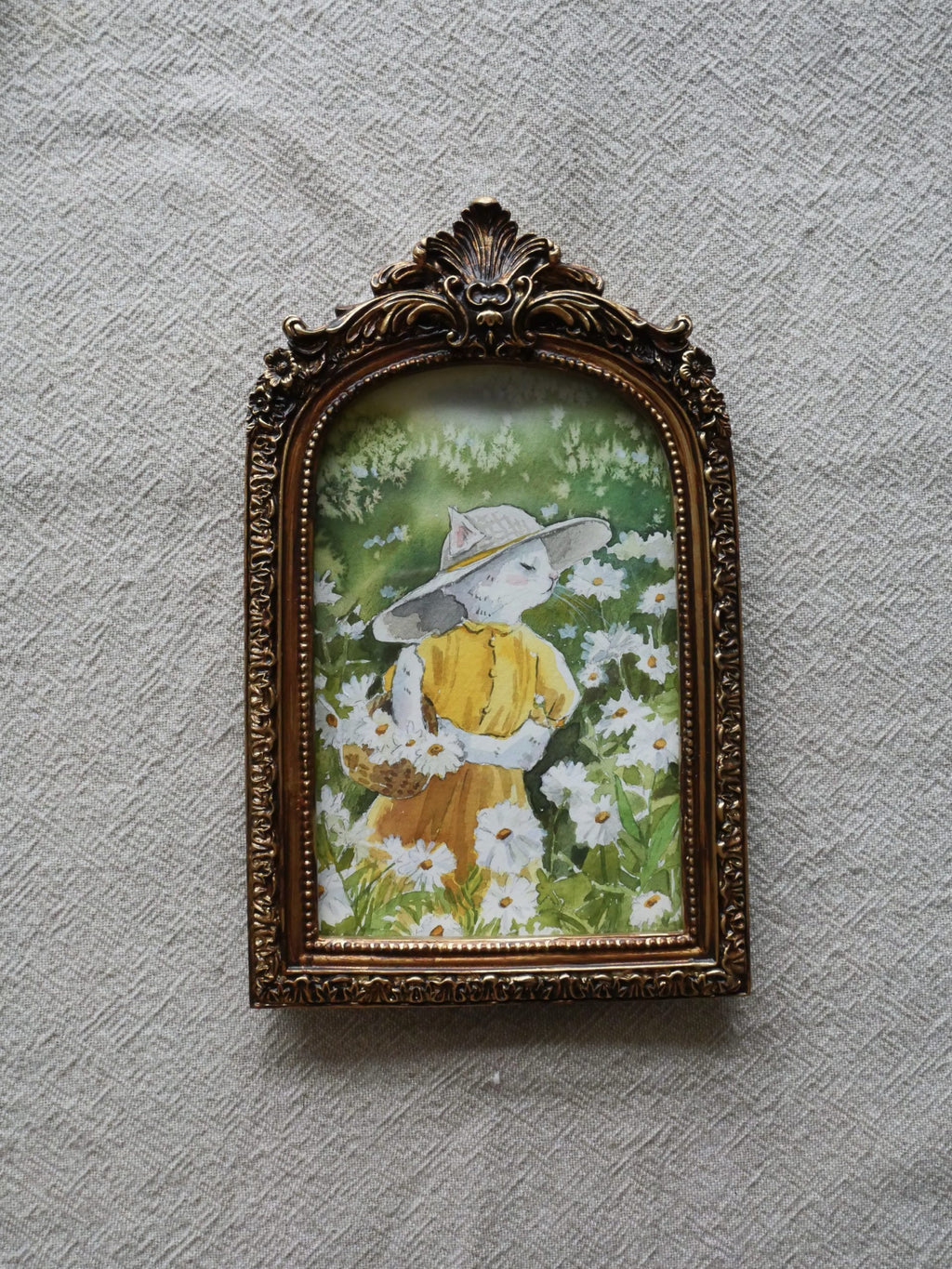 Miss cat in daisy garden | Print vintage framed