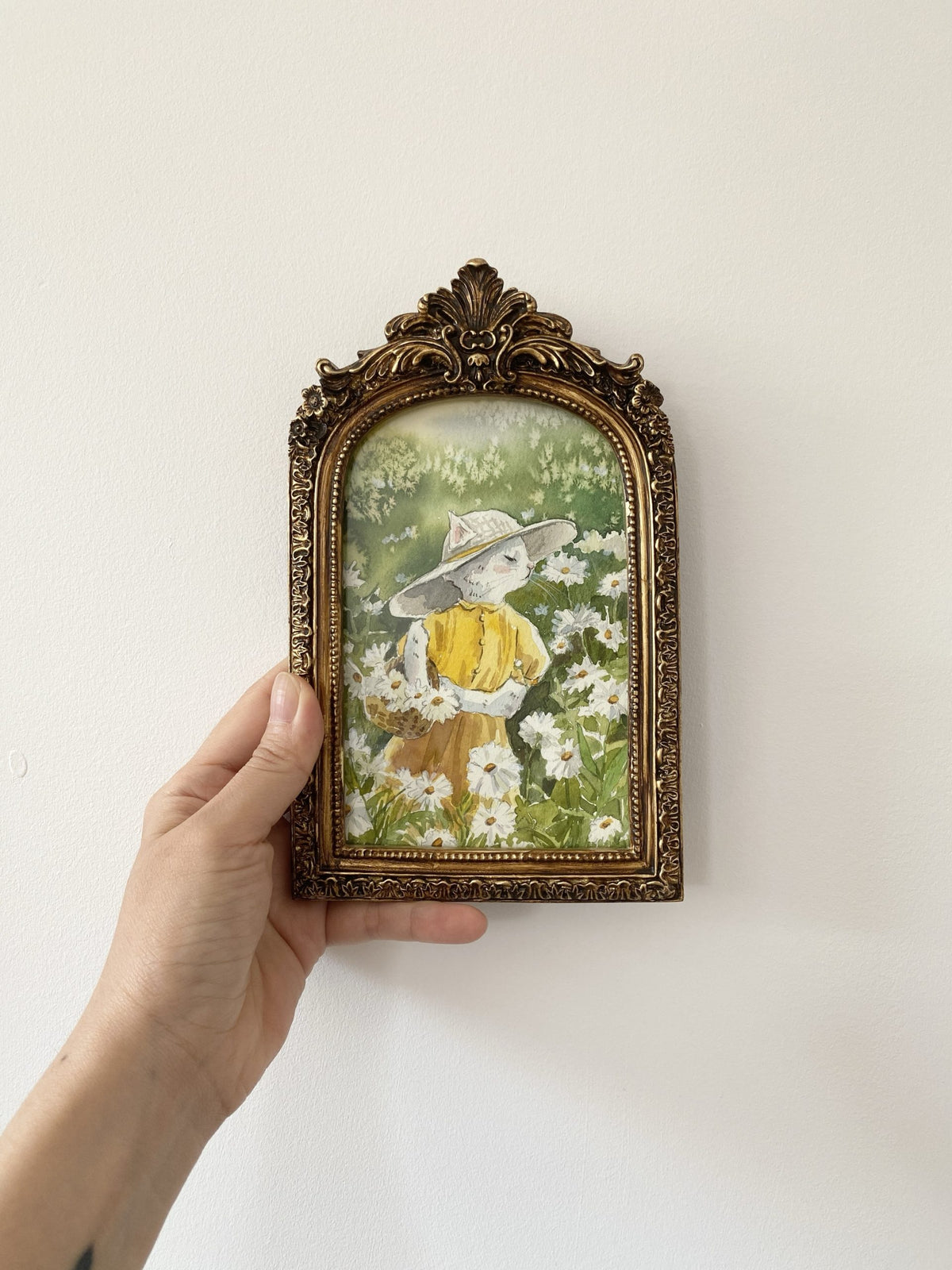 Miss cat in daisy garden | Print vintage framed