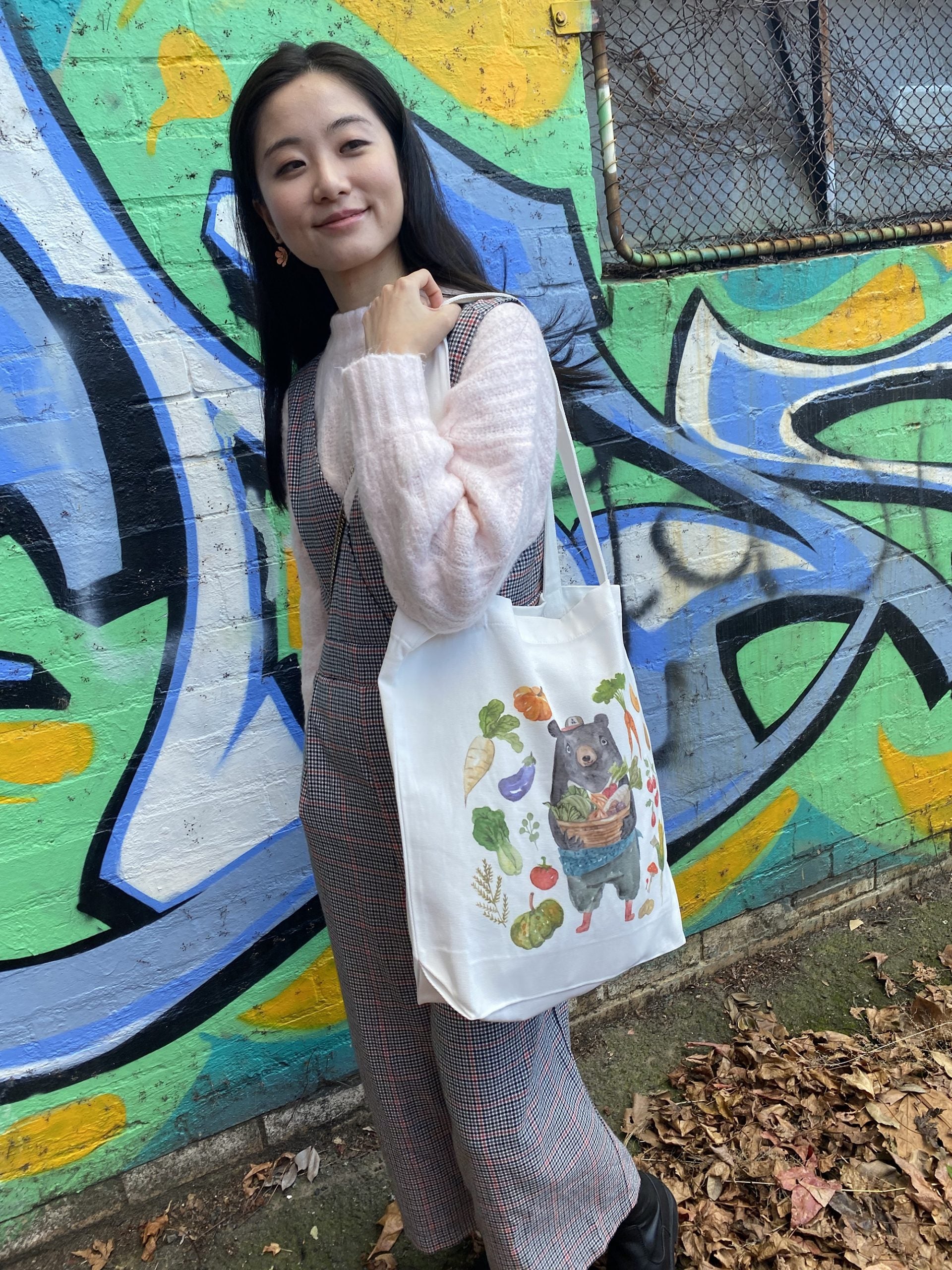 Formosa bear with veges totes